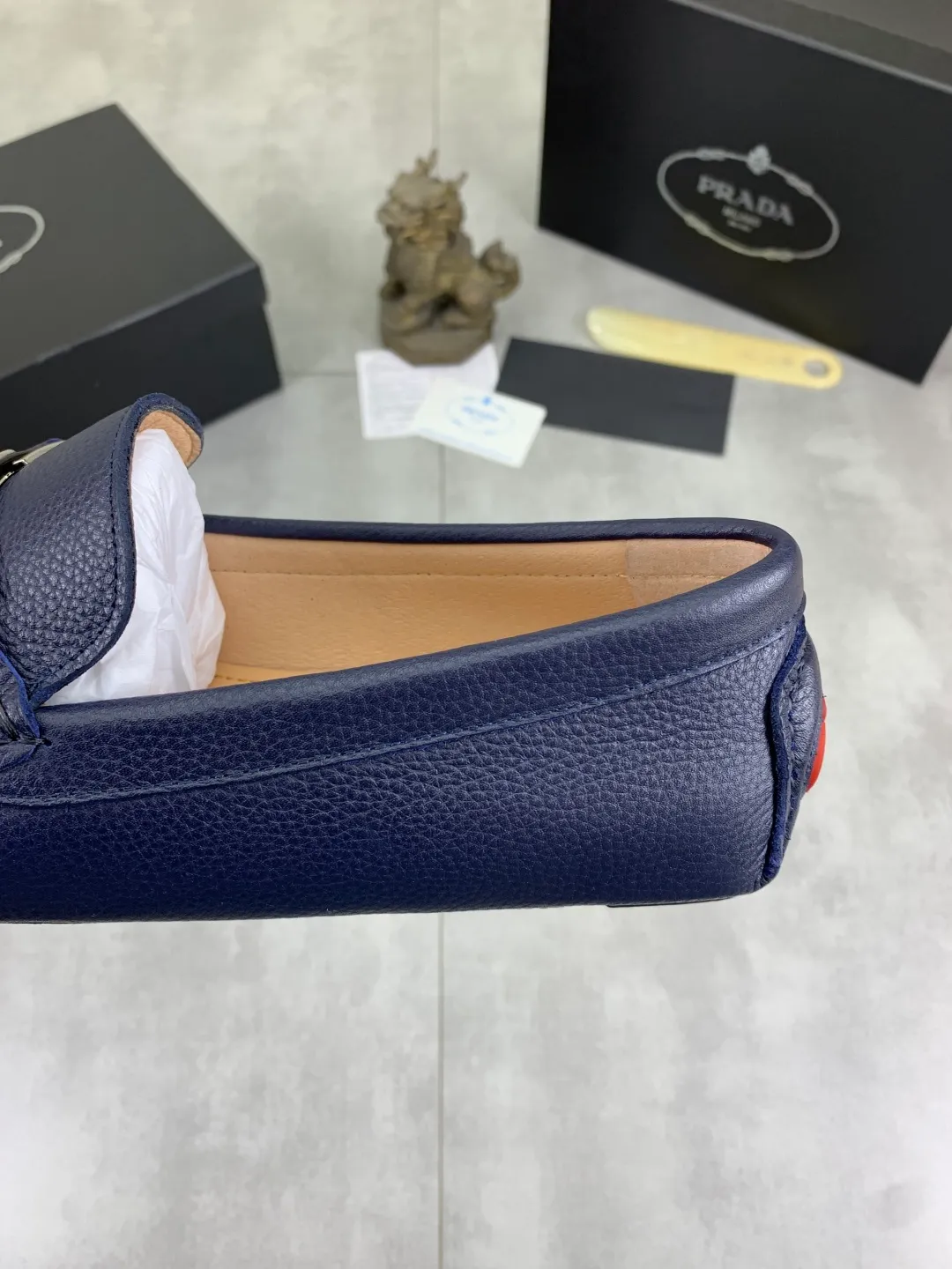 Men's Men's Shoes 💰P380💰【New Style】🆘 🔥🆕【PRADA】Prada Hong Kong high-quality pea shoes. Loaf style for lazy people. This fabric is made of 🇮🇹 imported top-grade Italian first-layer cowhide➕full first-layer pigskin lining. The lining is more high-end. The original non-slip and wear-resistant rubber outsole is the only choice for driving. Size: 38-45 4️⃣colors available